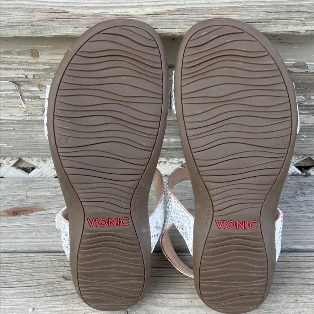NWOB Vionic Farra Silver Snake Print Adjustable Comfort Sandals Women's Size 9.5 - Picture 8 of 12